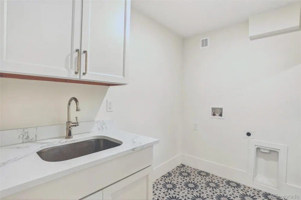 250 Ash Street Denver, CO 80220