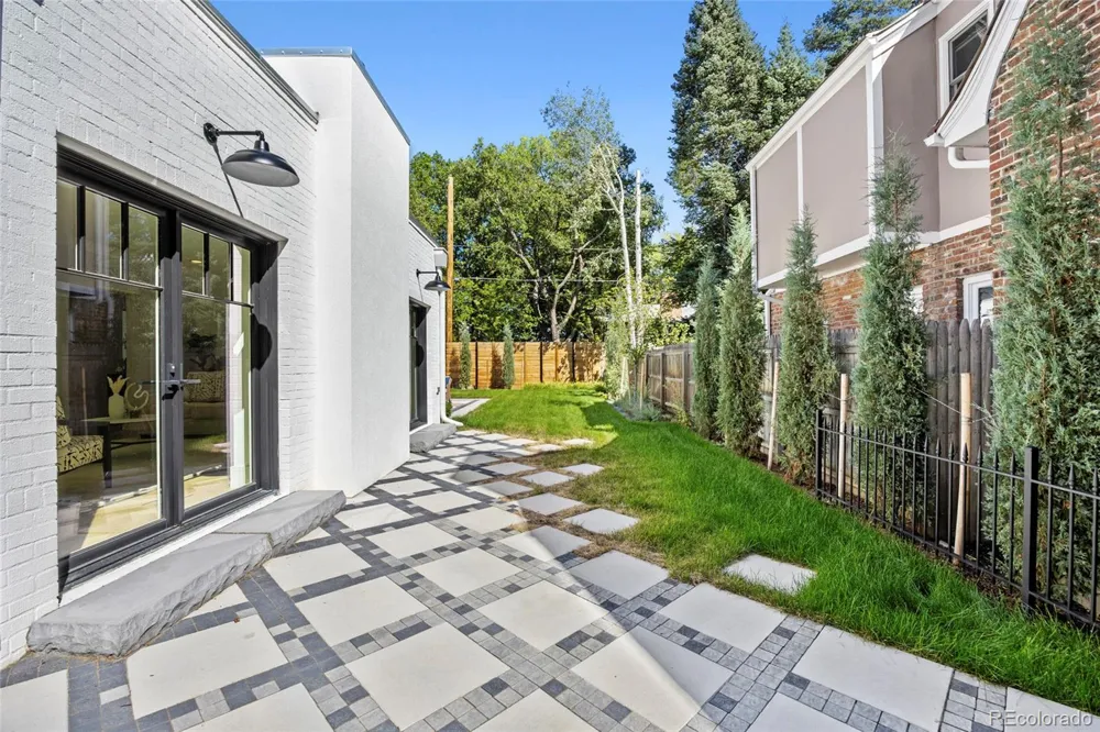 250 Ash Street Denver, CO 80220