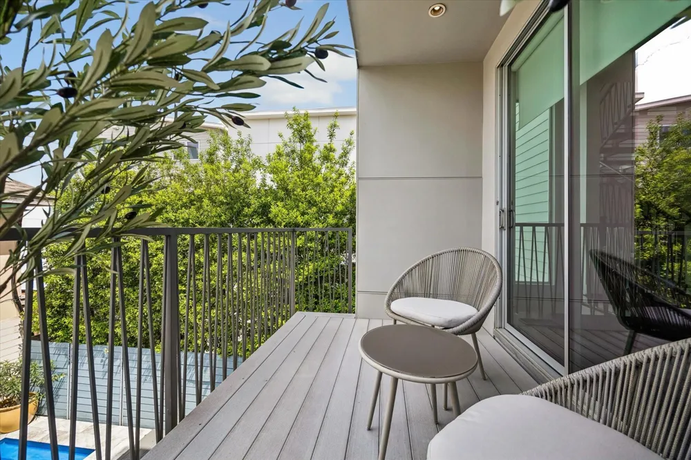 1808 Palm Street Houston, TX 77004