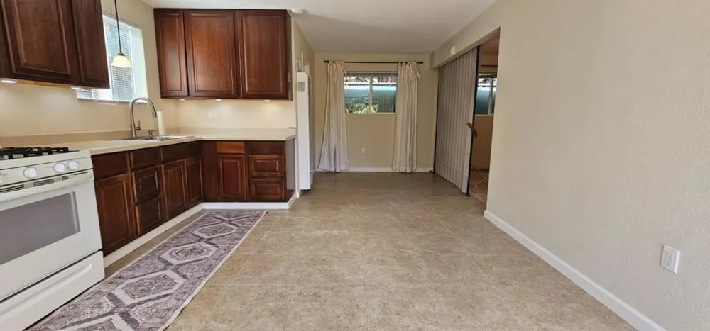 711 5th Street #E Gilroy, CA 95020