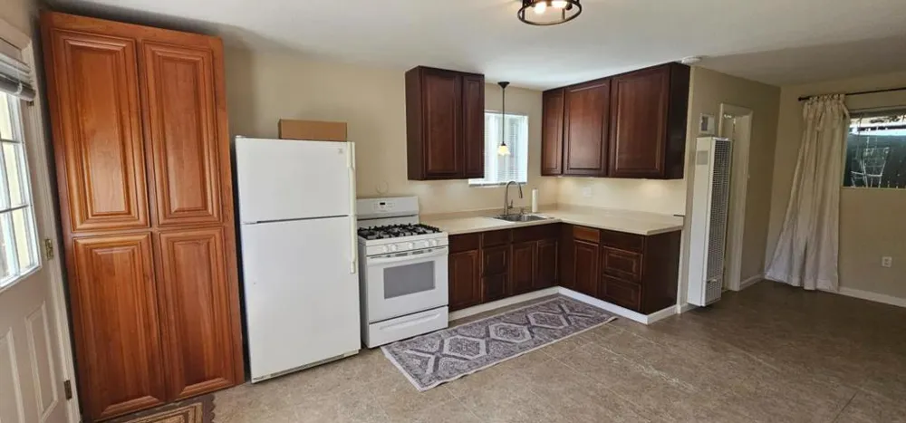 711 5th Street #E Gilroy, CA 95020