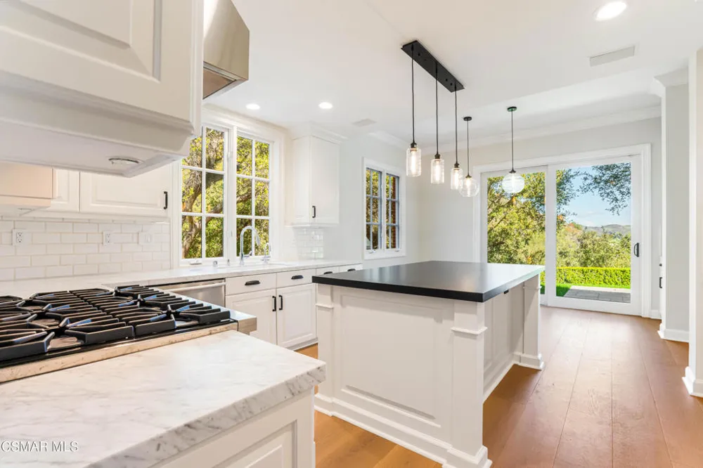 2306 Heatherbank Court Thousand Oaks, CA 91361