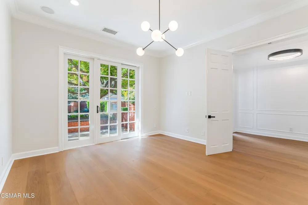 2306 Heatherbank Court Thousand Oaks, CA 91361