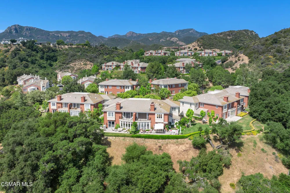 2306 Heatherbank Court Thousand Oaks, CA 91361