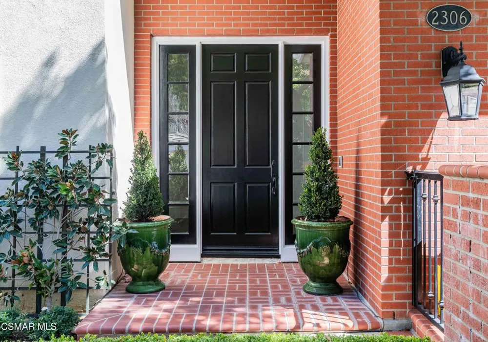 2306 Heatherbank Court Thousand Oaks, CA 91361