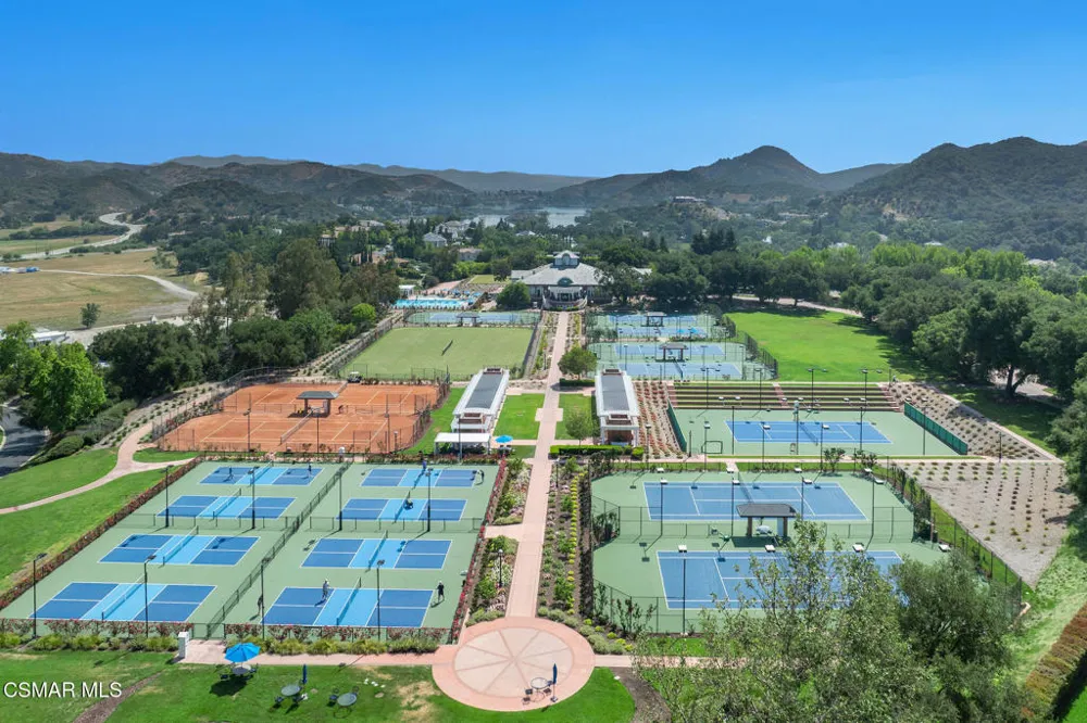 2306 Heatherbank Court Thousand Oaks, CA 91361