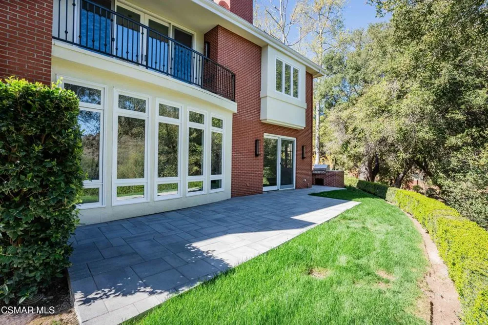 2306 Heatherbank Court Thousand Oaks, CA 91361
