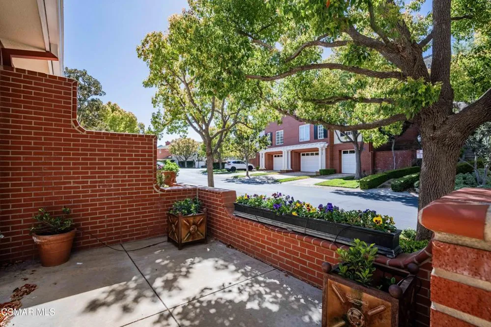 2306 Heatherbank Court Thousand Oaks, CA 91361