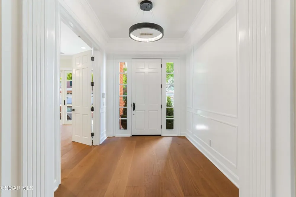 2306 Heatherbank Court Thousand Oaks, CA 91361
