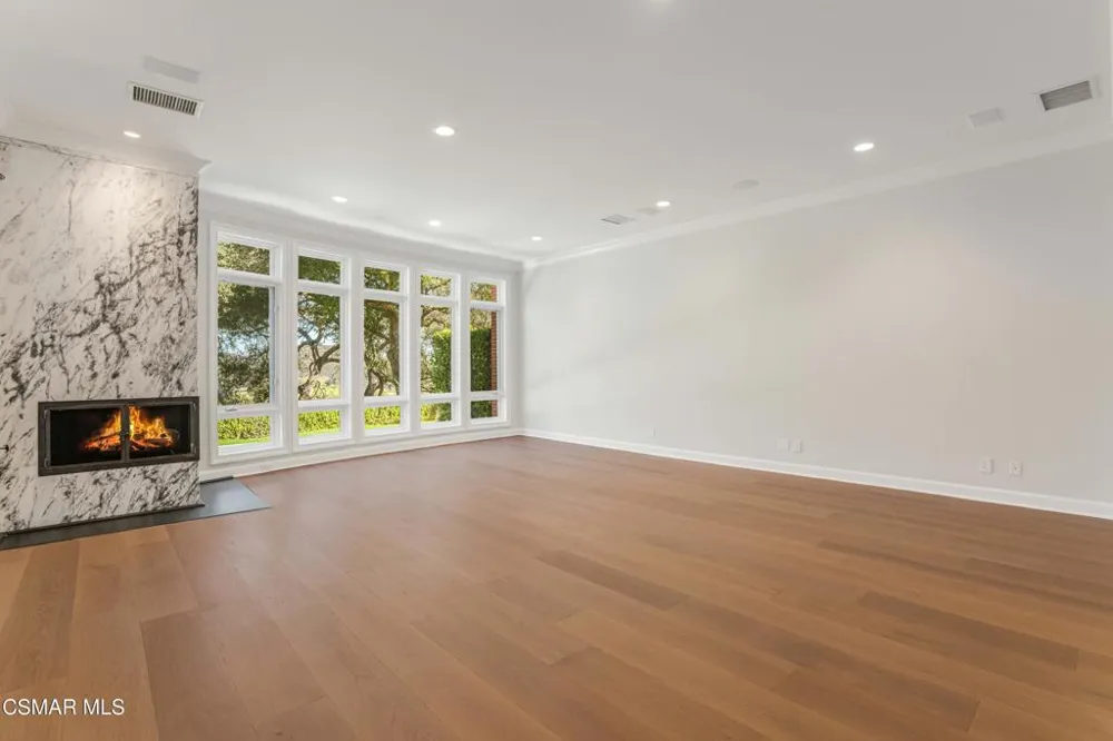 2306 Heatherbank Court Thousand Oaks, CA 91361