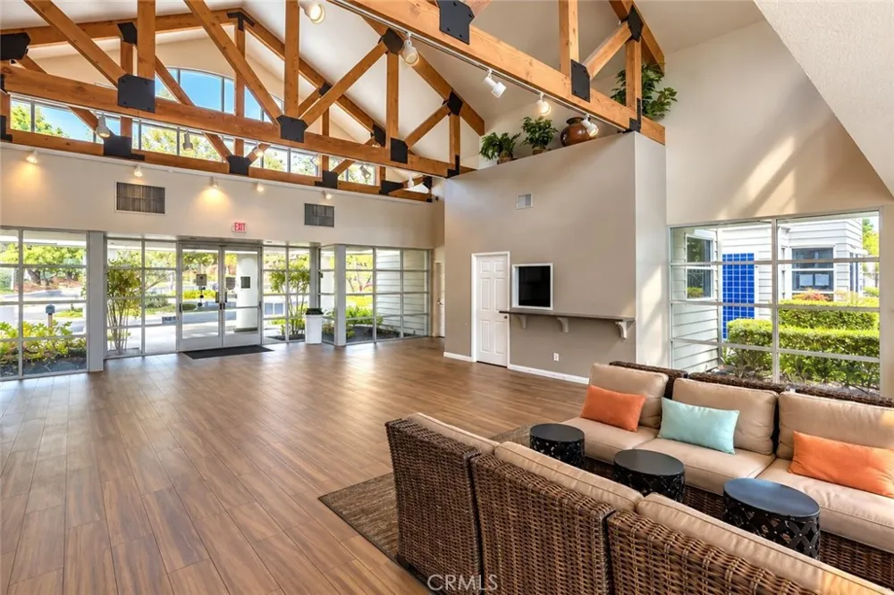10 Glenoaks Aliso Viejo, CA 92656