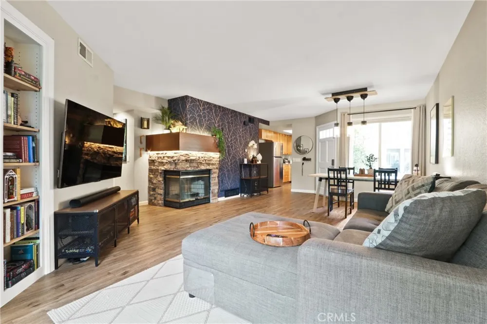 10 Glenoaks Aliso Viejo, CA 92656