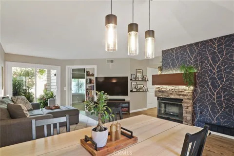 10 Glenoaks