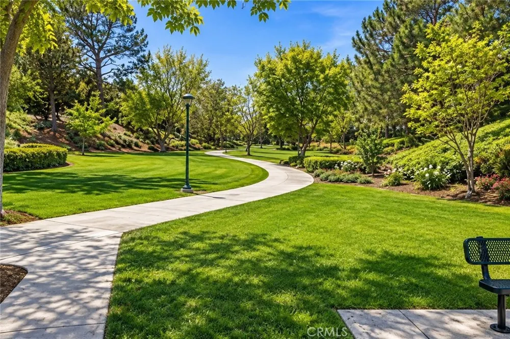 10 Glenoaks Aliso Viejo, CA 92656
