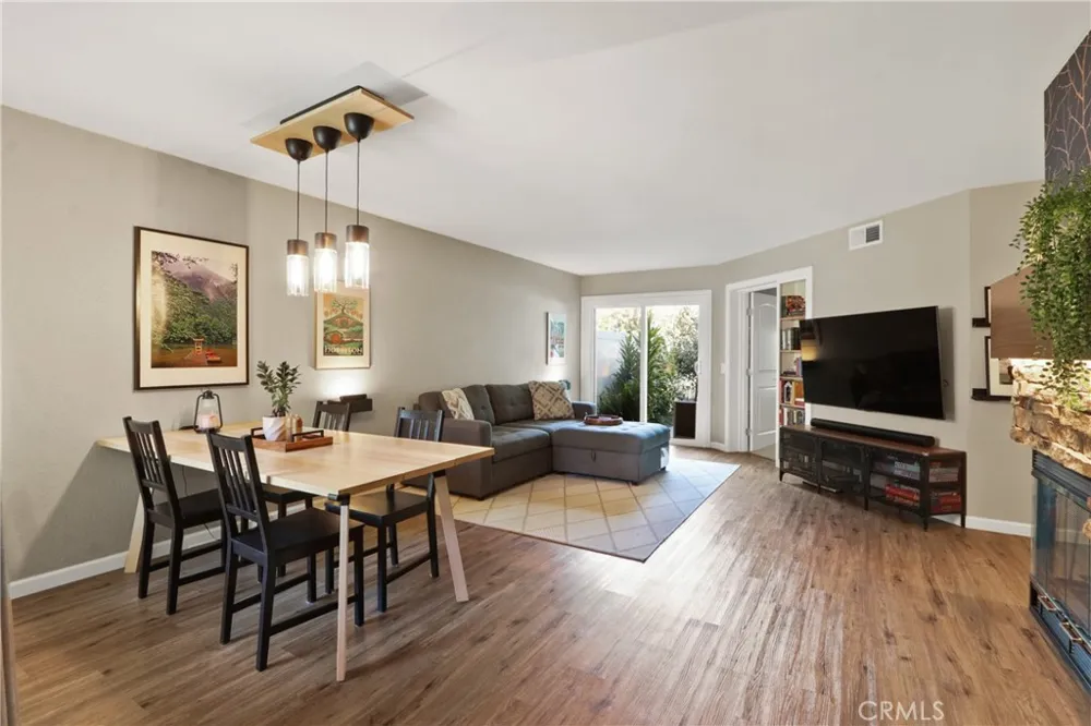 10 Glenoaks Aliso Viejo, CA 92656