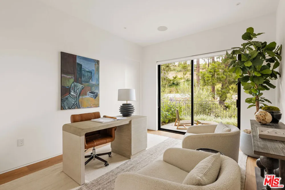 1205 Las Lomas Place Los Angeles, CA 90272