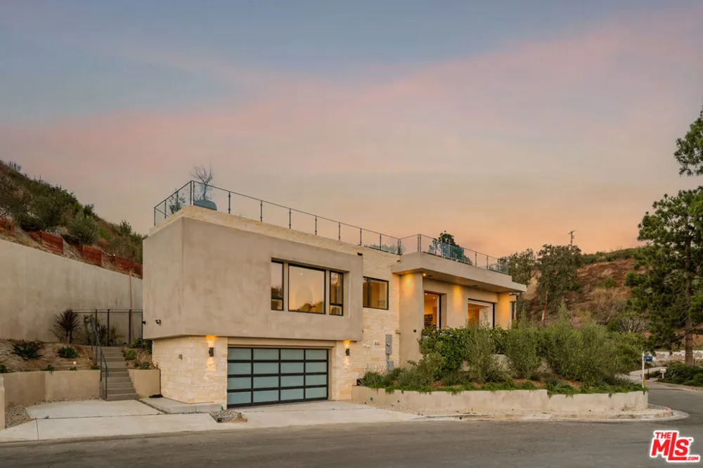 1205 Las Lomas Place Los Angeles, CA 90272