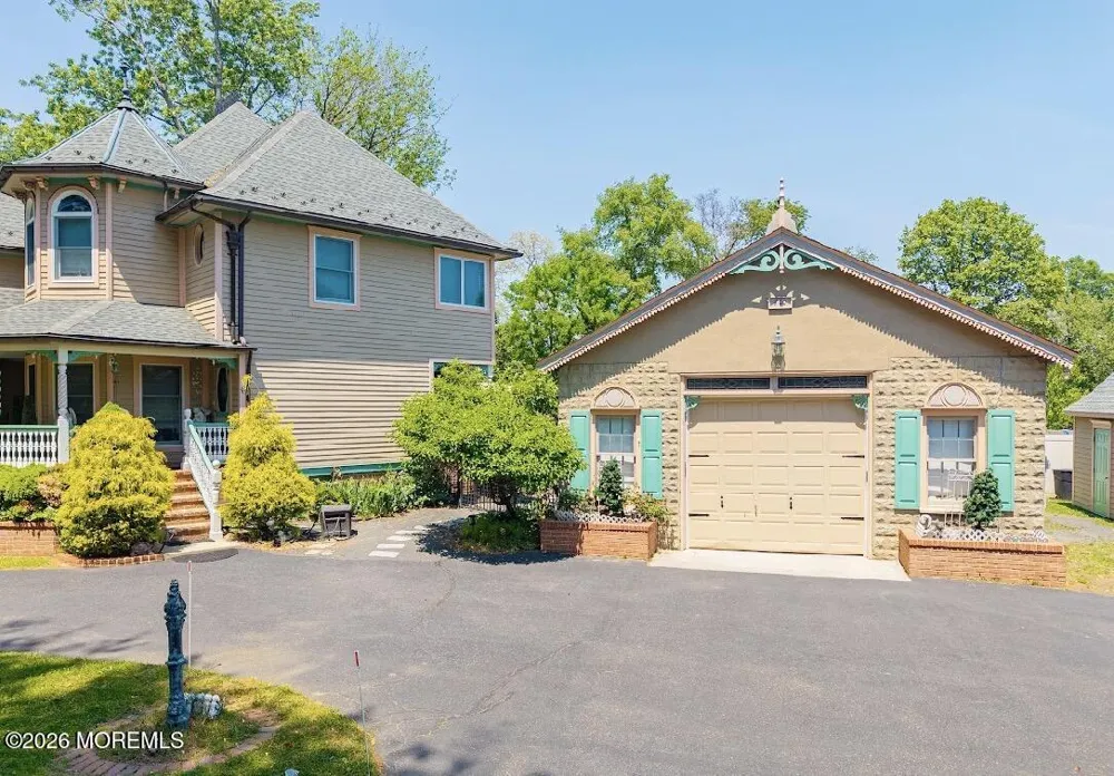410 Thompson Avenue Middletown, NJ 07748