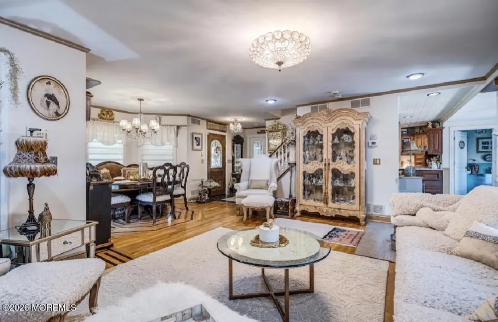 410 Thompson Avenue Middletown, NJ 07748