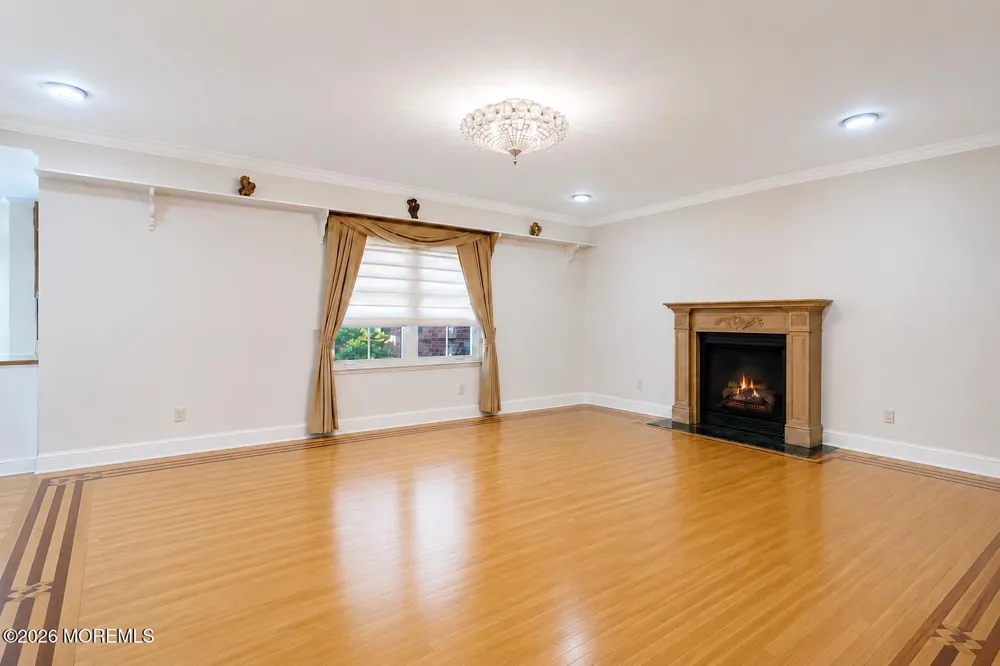 410 Thompson Avenue Middletown, NJ 07748