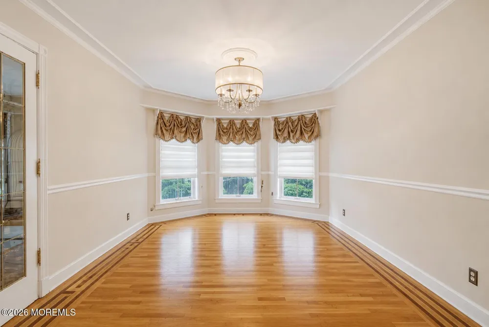410 Thompson Avenue Middletown, NJ 07748