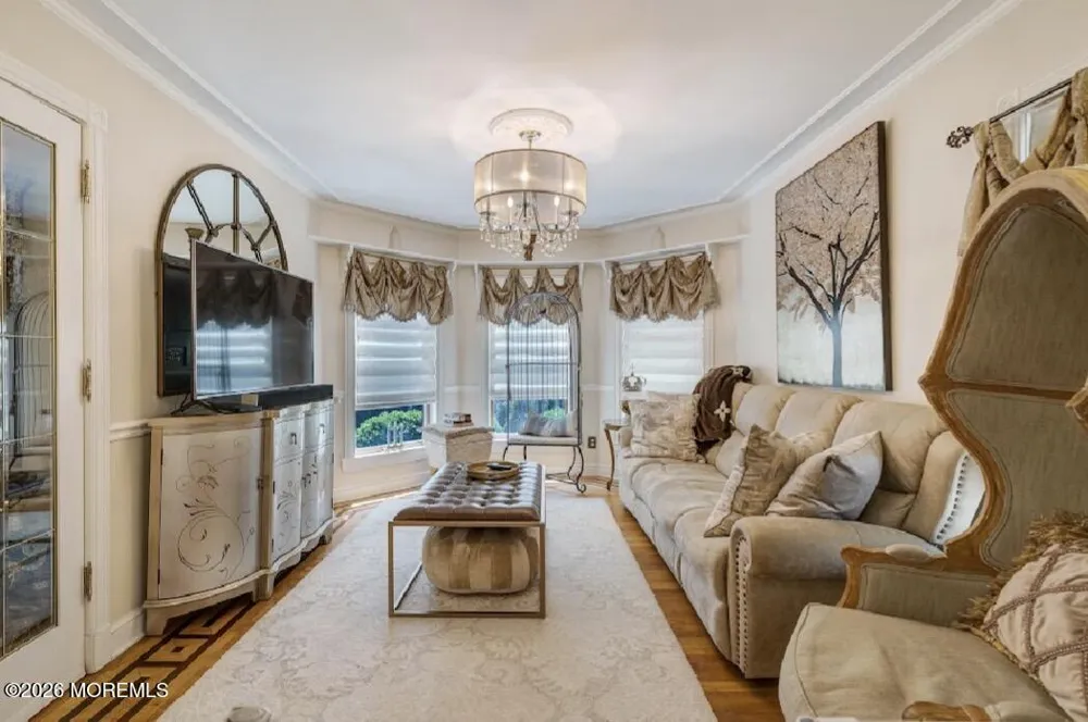 410 Thompson Avenue Middletown, NJ 07748