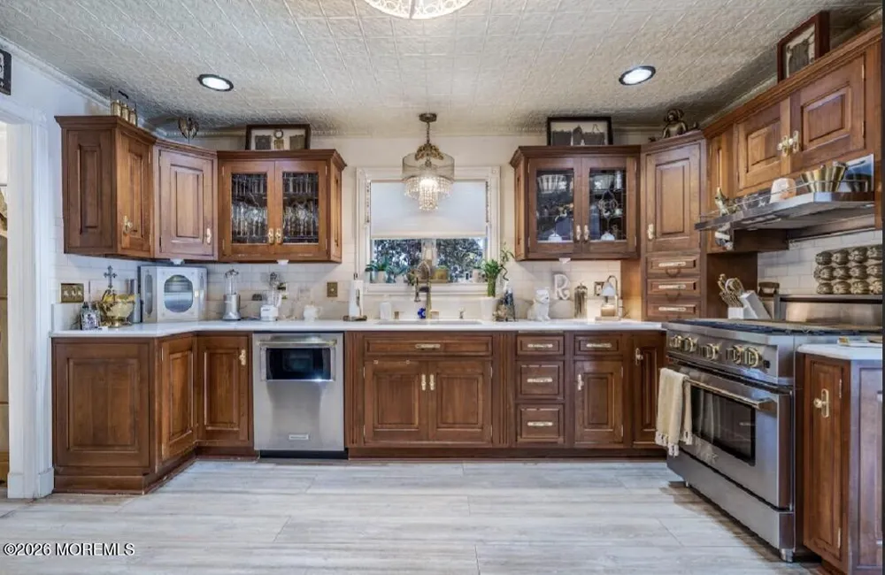 410 Thompson Avenue Middletown, NJ 07748