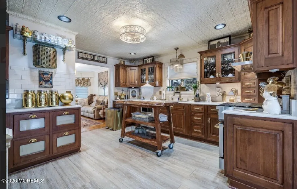 410 Thompson Avenue Middletown, NJ 07748