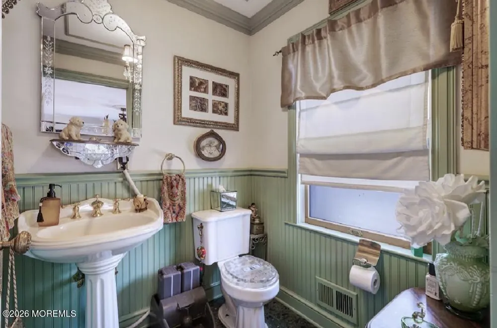 410 Thompson Avenue Middletown, NJ 07748