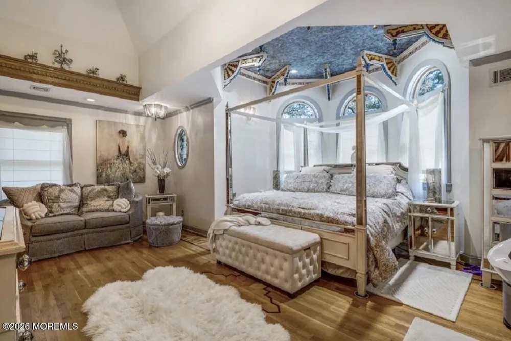 410 Thompson Avenue Middletown, NJ 07748