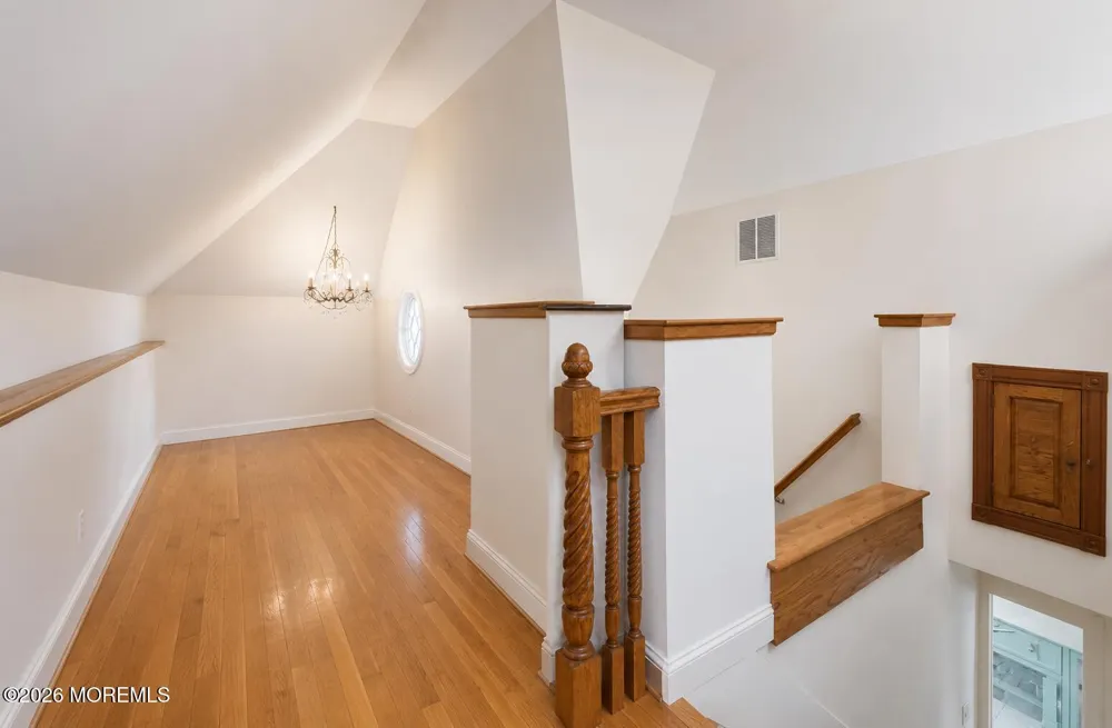 410 Thompson Avenue Middletown, NJ 07748