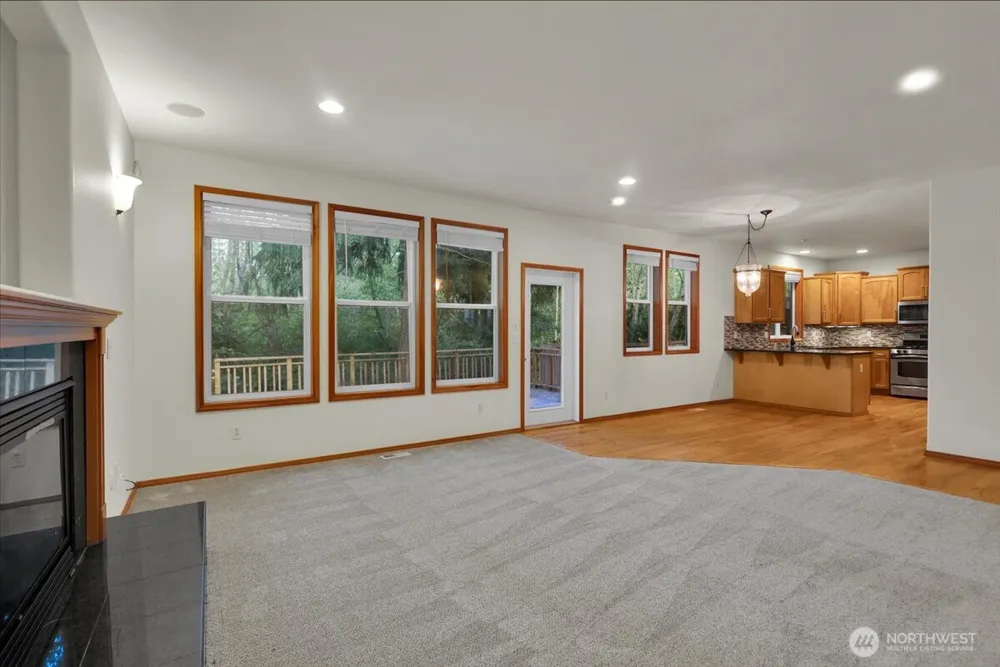 16609 129th Avenue Ct E Puyallup, WA 98374