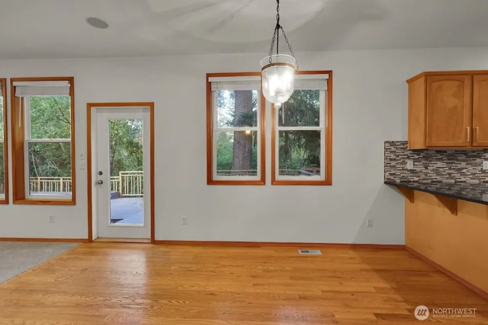 16609 129th Avenue Ct E Puyallup, WA 98374