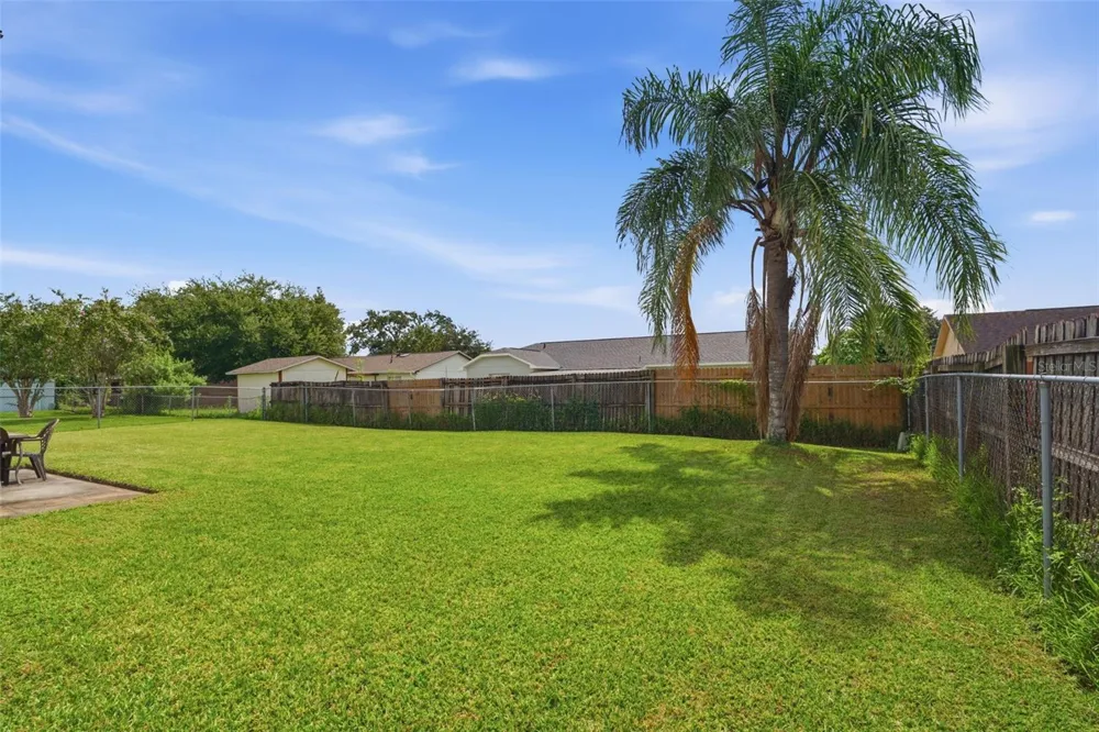 7610 AUTUMN PINES DRIVE Orlando, FL 32822