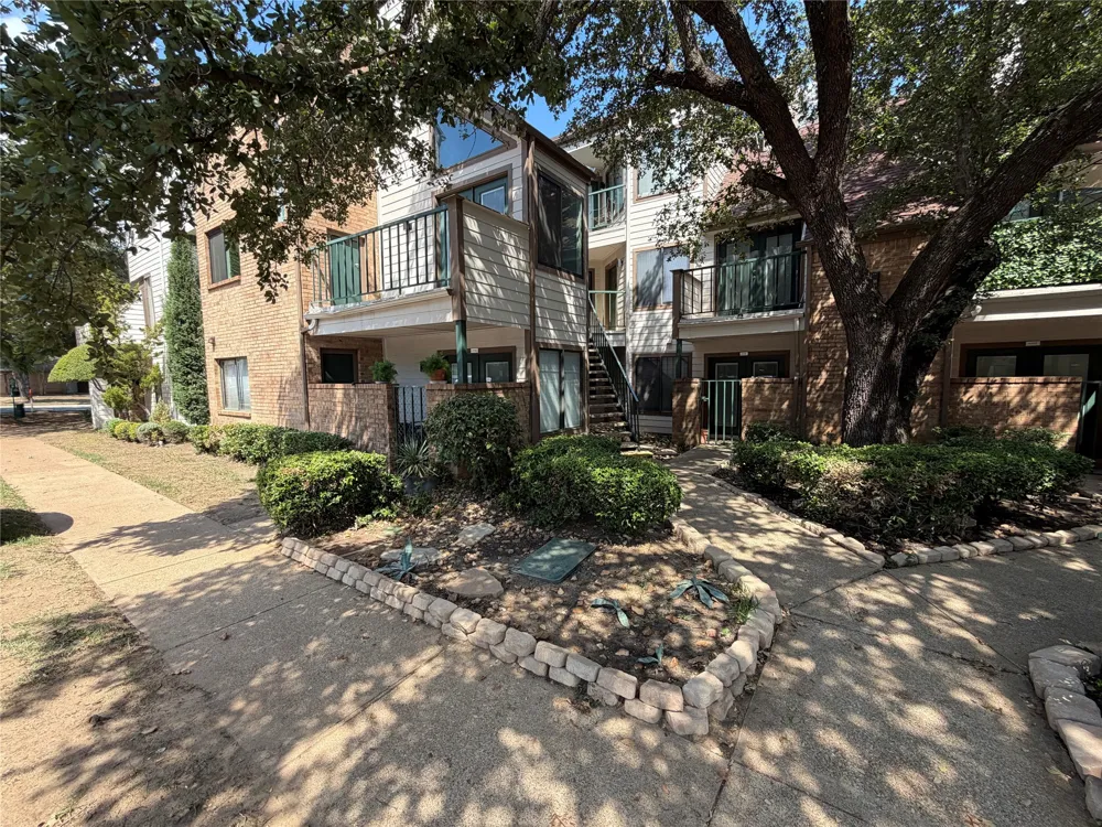 2311 Balsam Drive #H210 Arlington, TX 76006