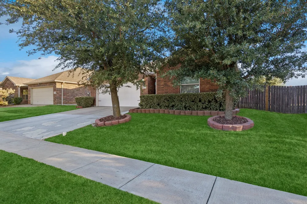 437 Buoy Drive Crowley, TX 76036