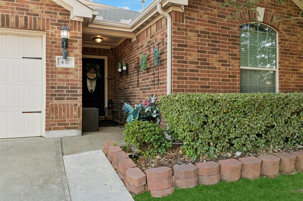 437 Buoy Drive Crowley, TX 76036