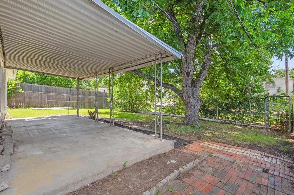 2134 Bowie Drive Carrollton, TX 75006
