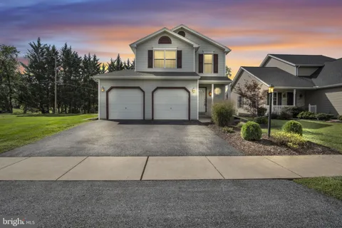 144 LAKESIDE DRIVE