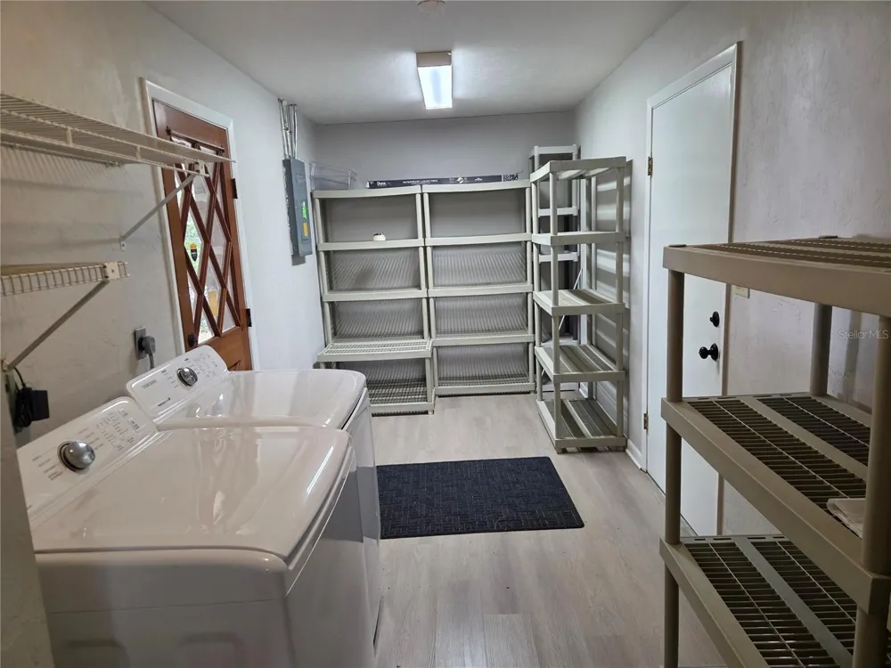 909 NW 39TH STREET Gainesville, FL 32605