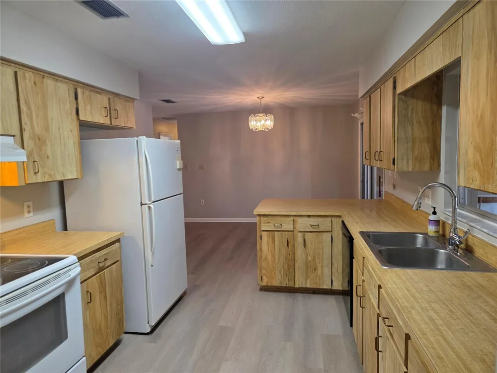 909 NW 39TH STREET Gainesville, FL 32605