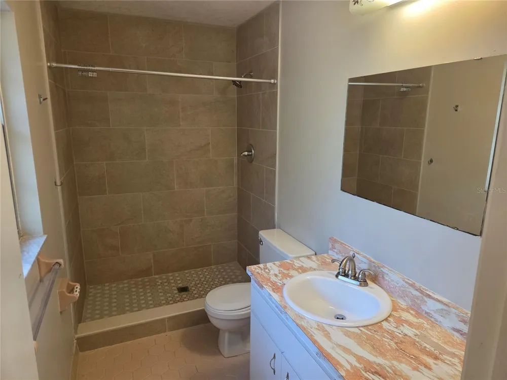 909 NW 39TH STREET Gainesville, FL 32605