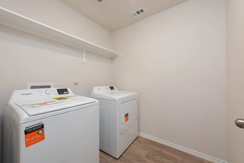 2115 Windflower Lane Luling, TX 78648