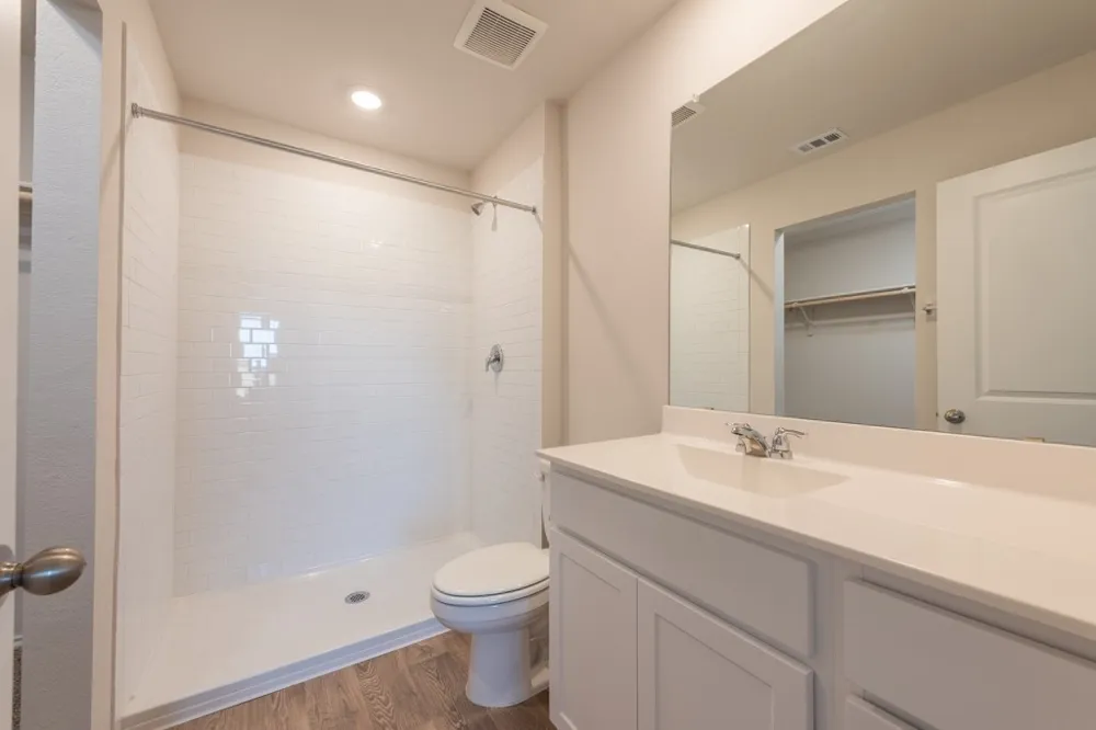 2115 Windflower Lane Luling, TX 78648