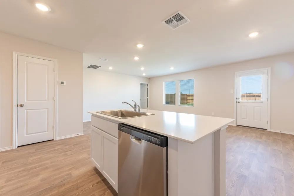 2115 Windflower Lane Luling, TX 78648