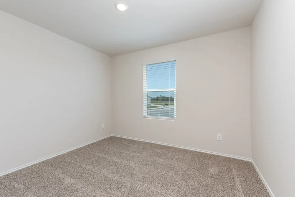 2115 Windflower Lane Luling, TX 78648