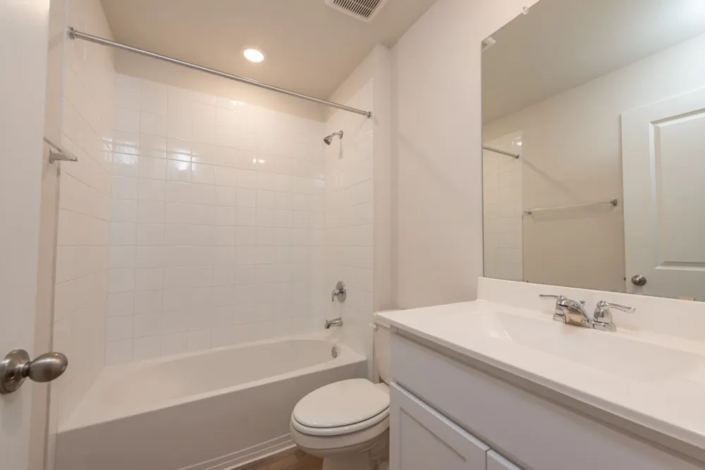 2115 Windflower Lane Luling, TX 78648