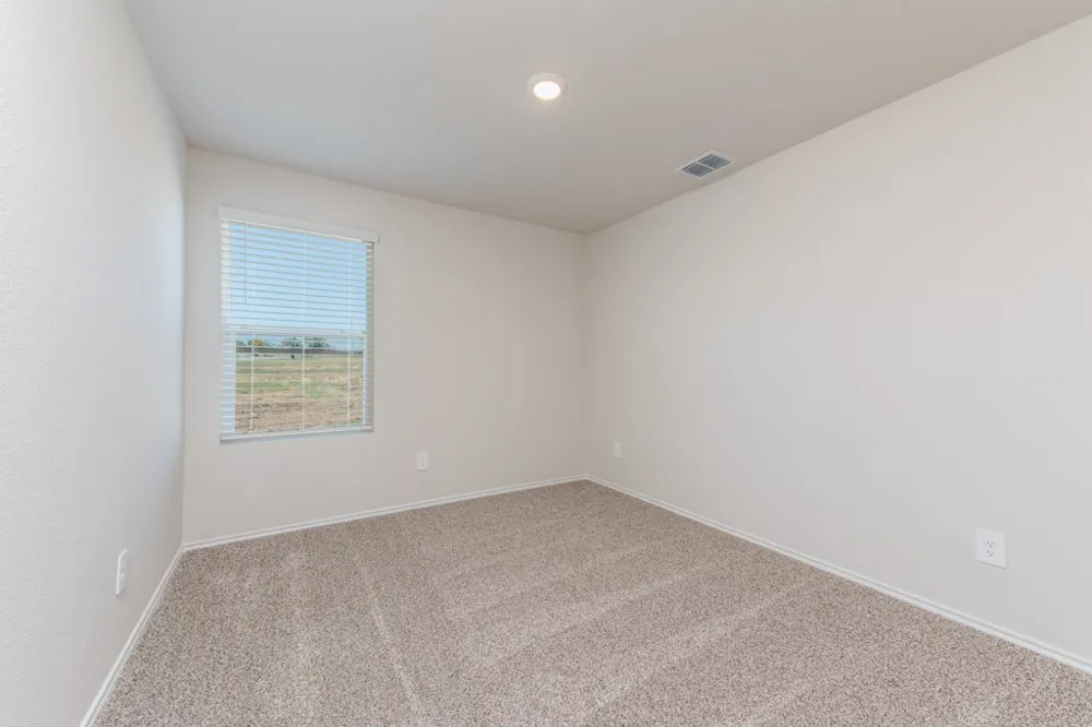 2115 Windflower Lane Luling, TX 78648