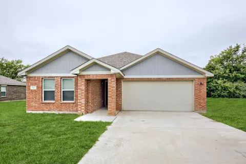2912 Emma Lane