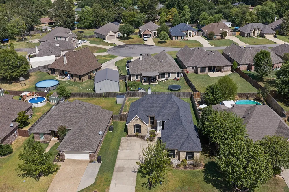 3911 Le Brooke Lane Benton, LA 71006